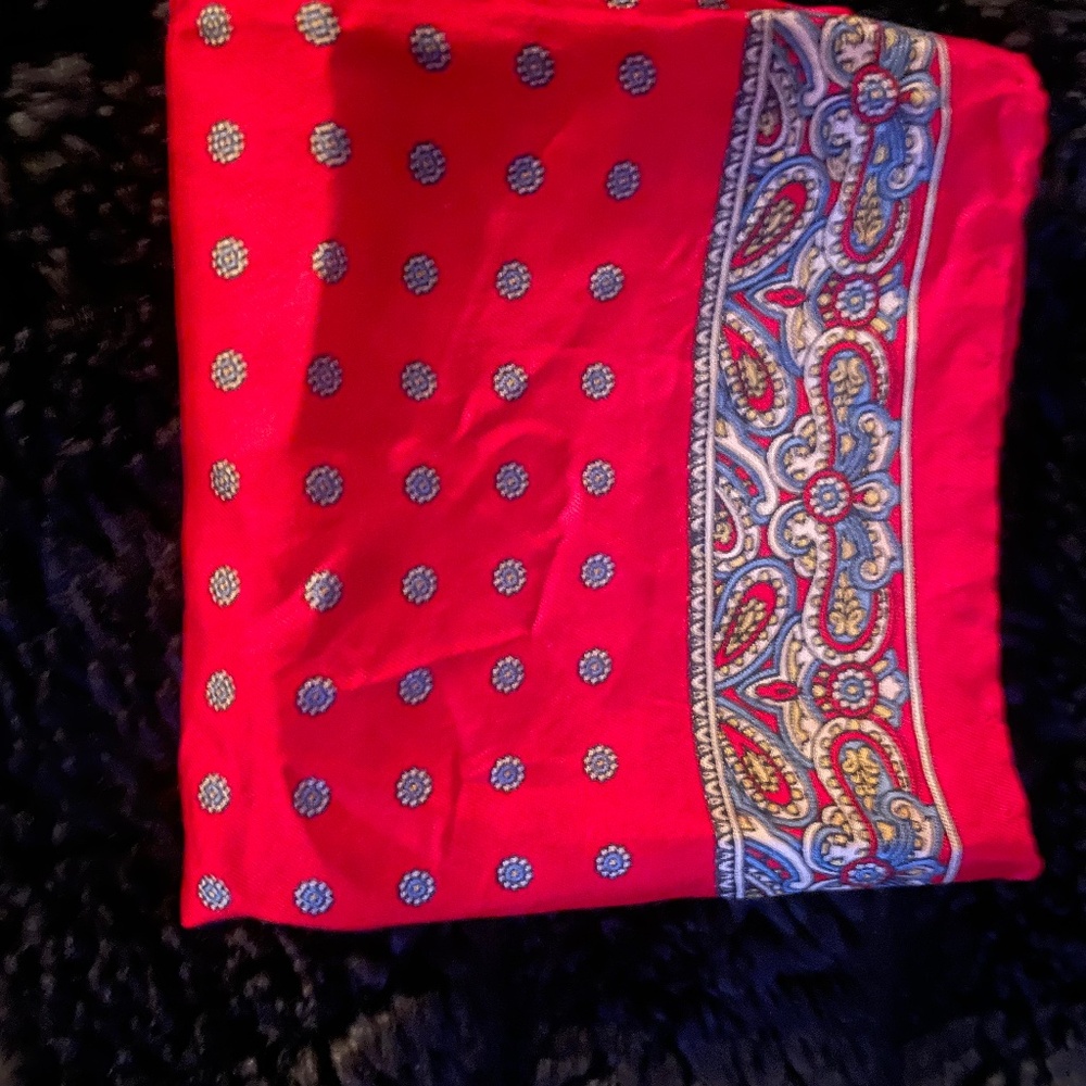 Men’s sport jacket pocket hanky